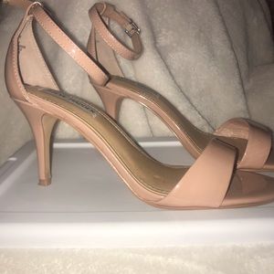 Steve Madden Stiletto Nude/Tan Heels Style:Brandie